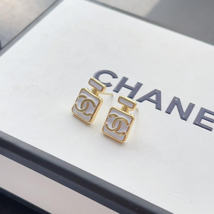A1121 Chanel earrings