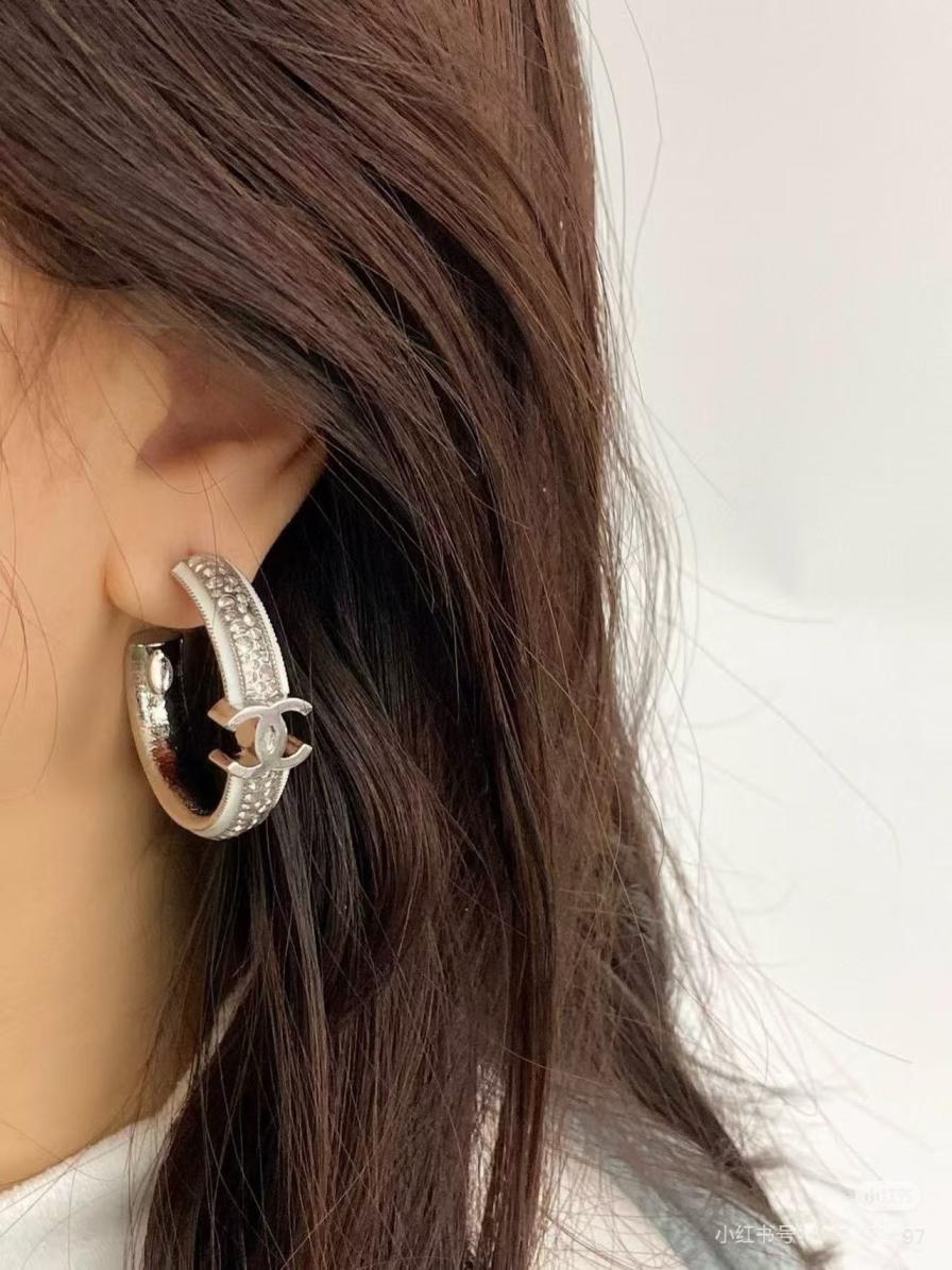 A1109 Chanel hoop earrings