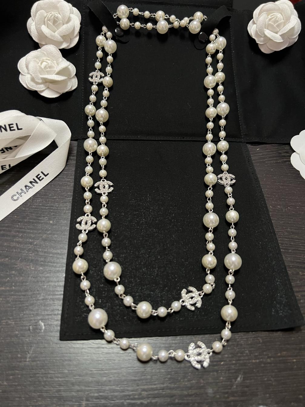 Chanel long pearls necklace 116284