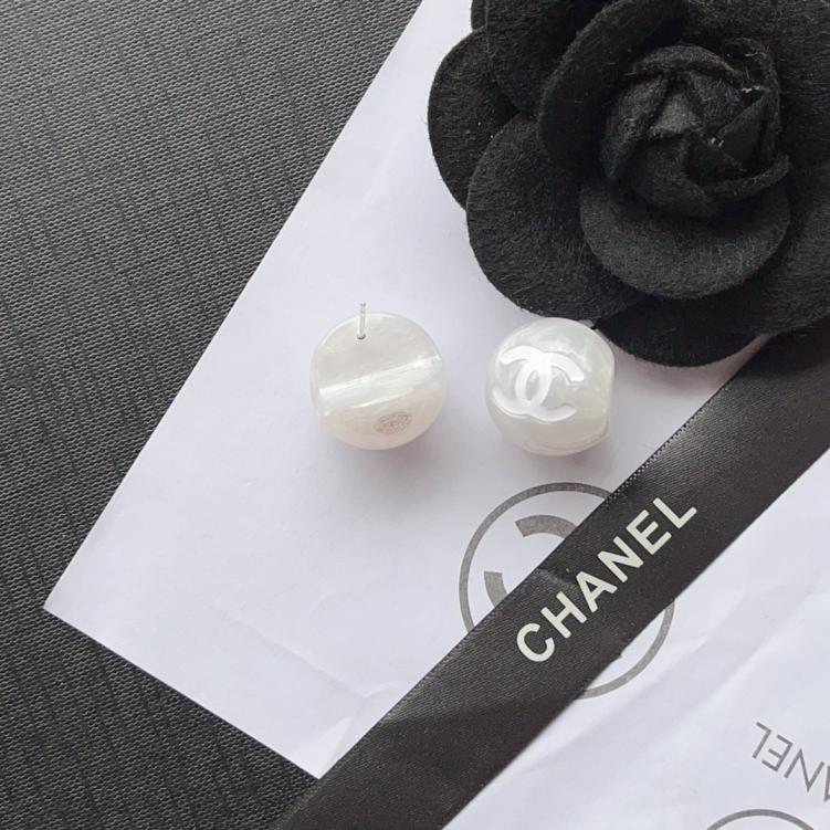 A1129 Chanel earrings