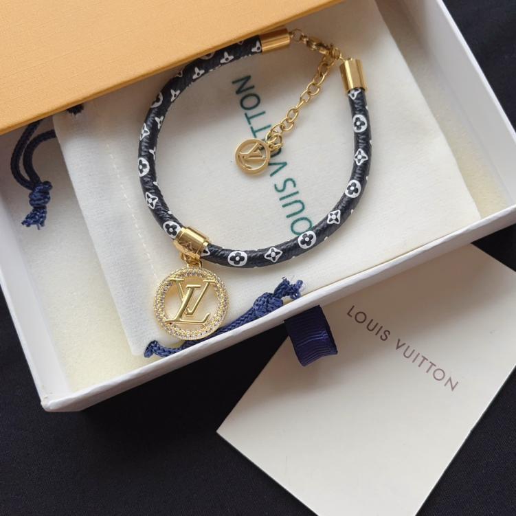 S435 LV Leather bracelet