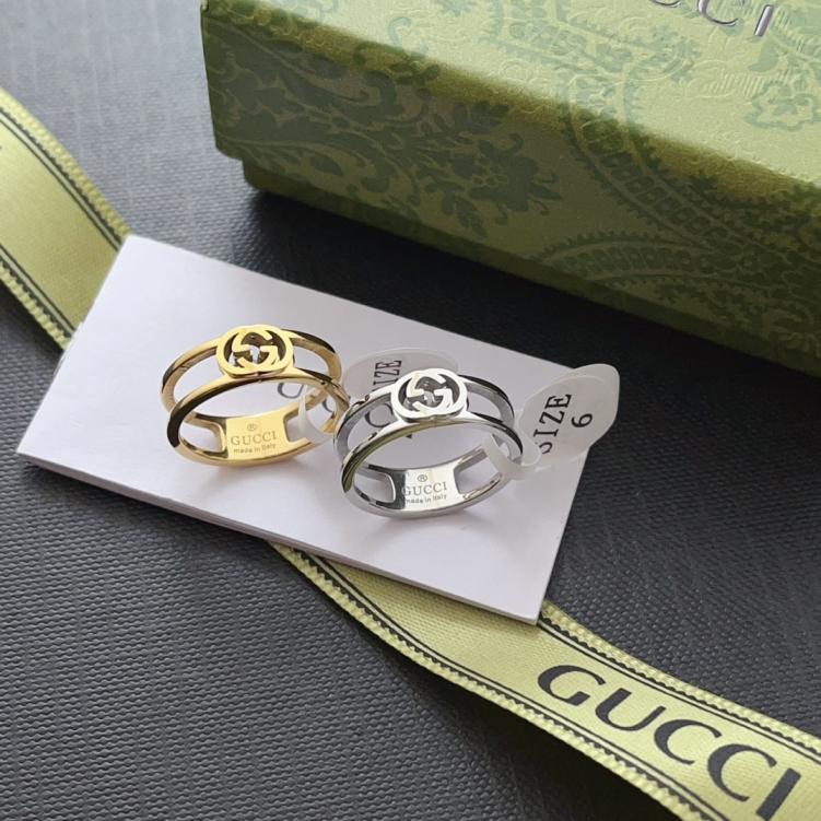 J124 Gucci GG ring