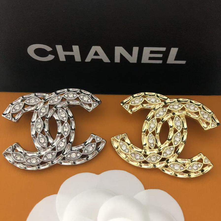 Chanel CC brooch 116344