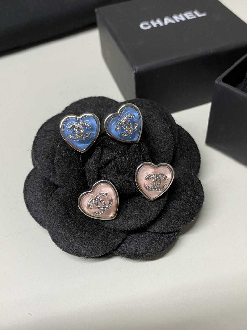 A1140 Chanel earrings
