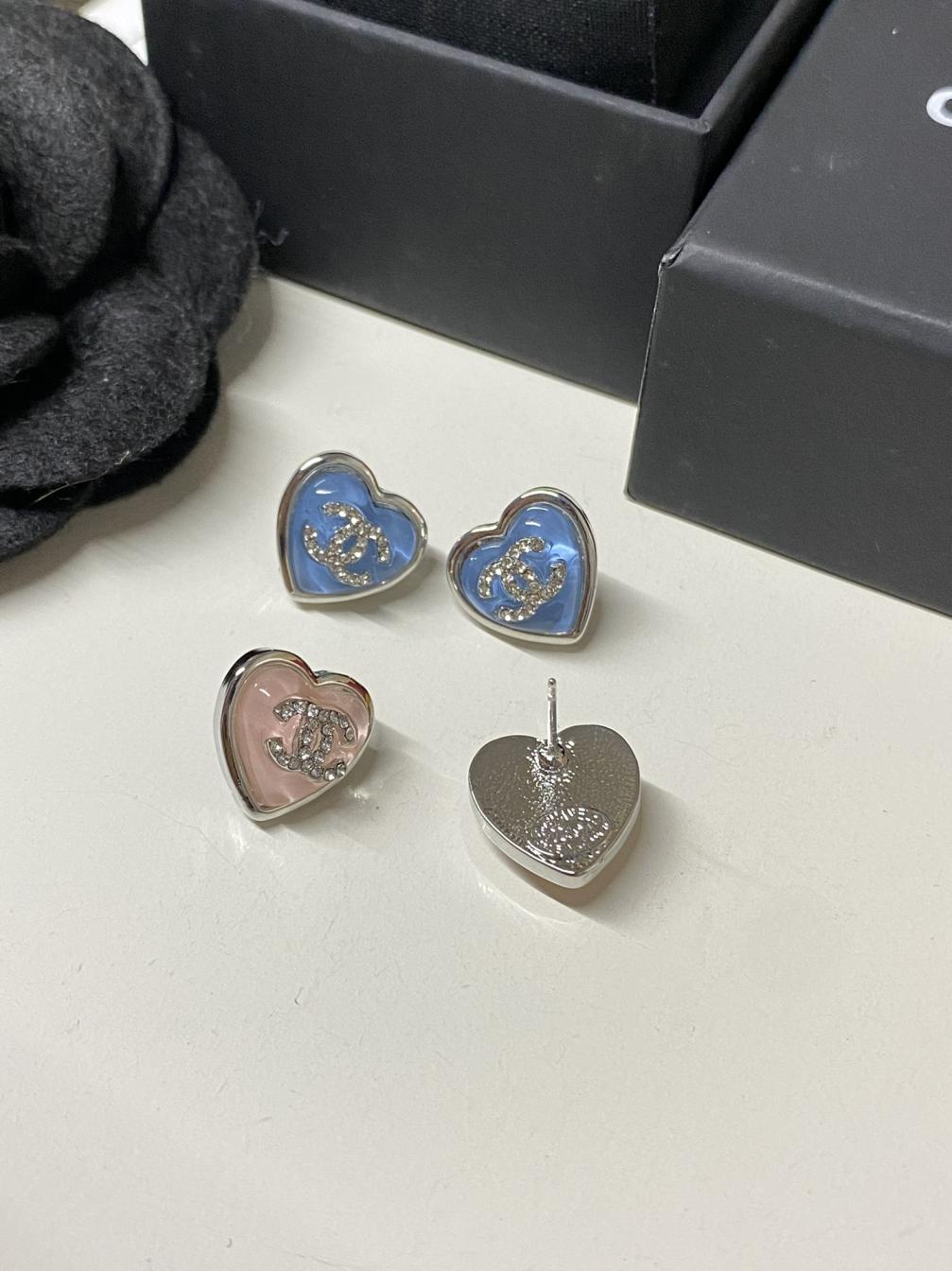 A1140 Chanel earrings