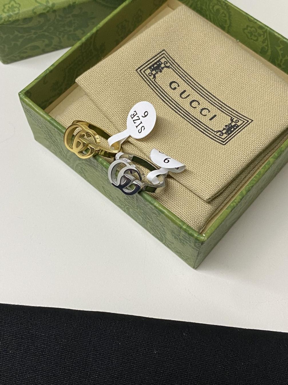 J129 Gucci GG ring