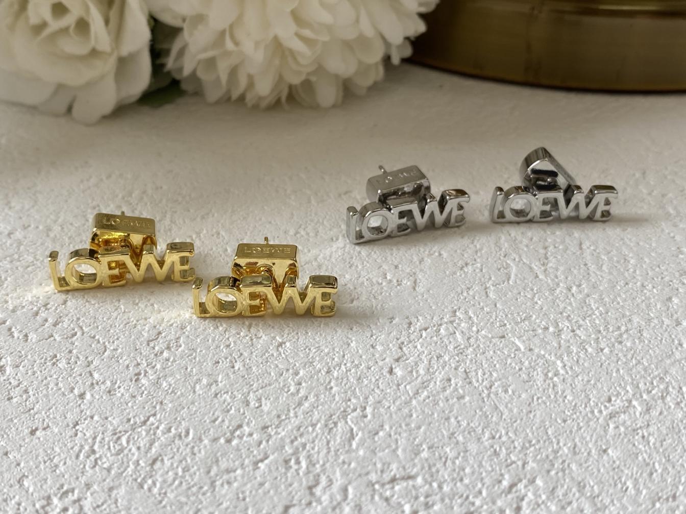 A834 LOEWE earrings