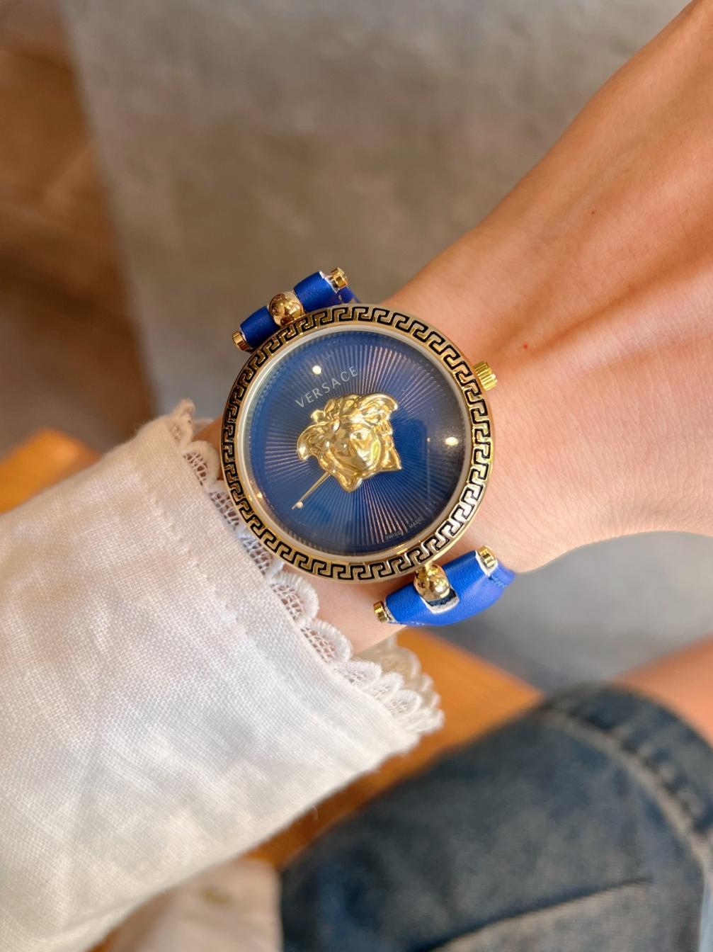Versace leather quartz watch 116400