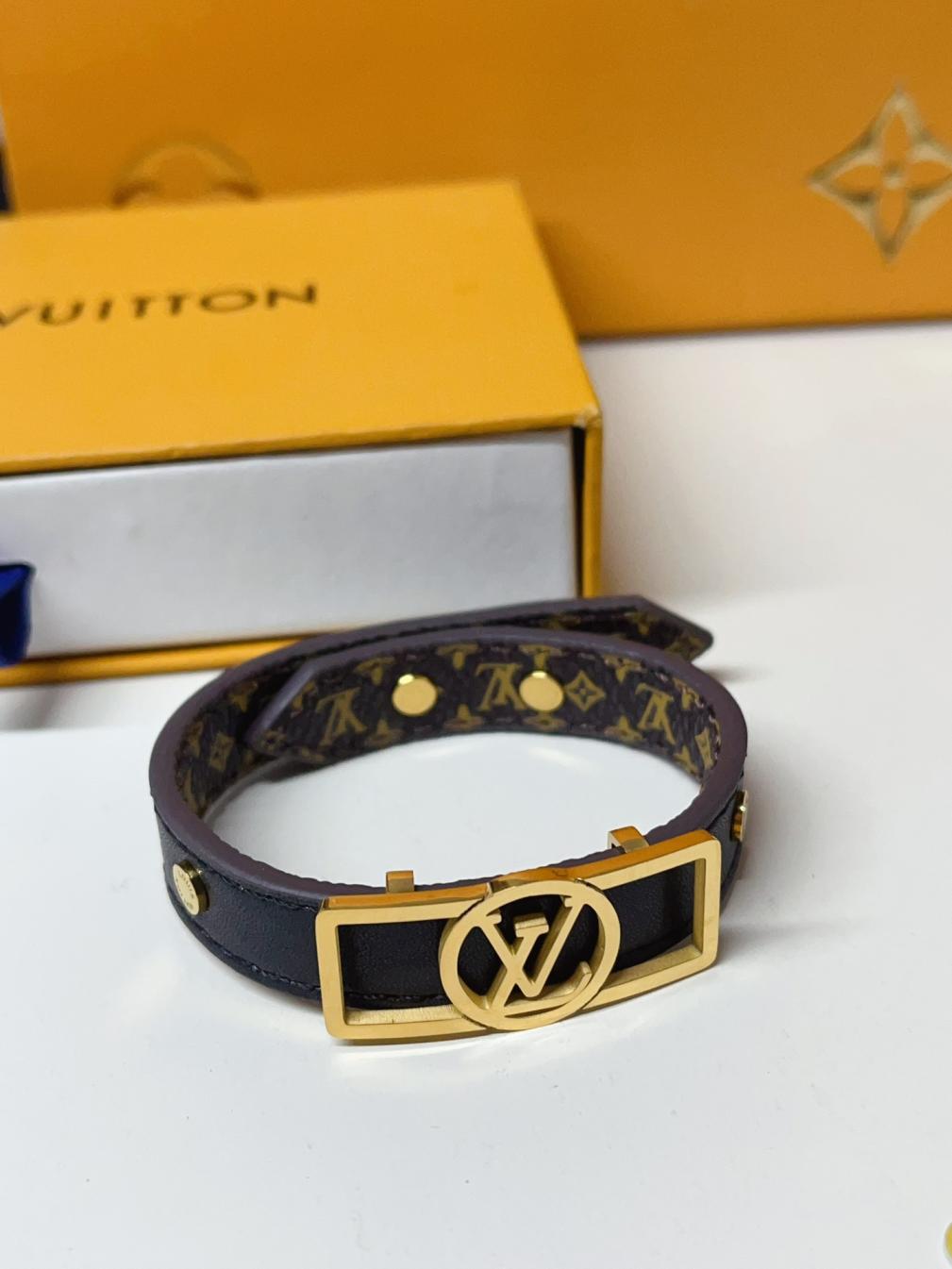 S444 LV Leather bracelet
