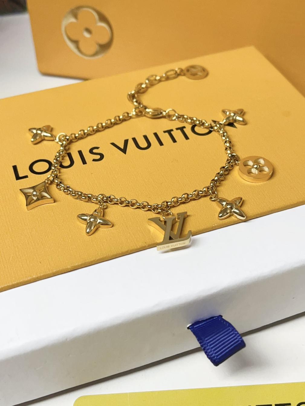 L195 LV Bracelet