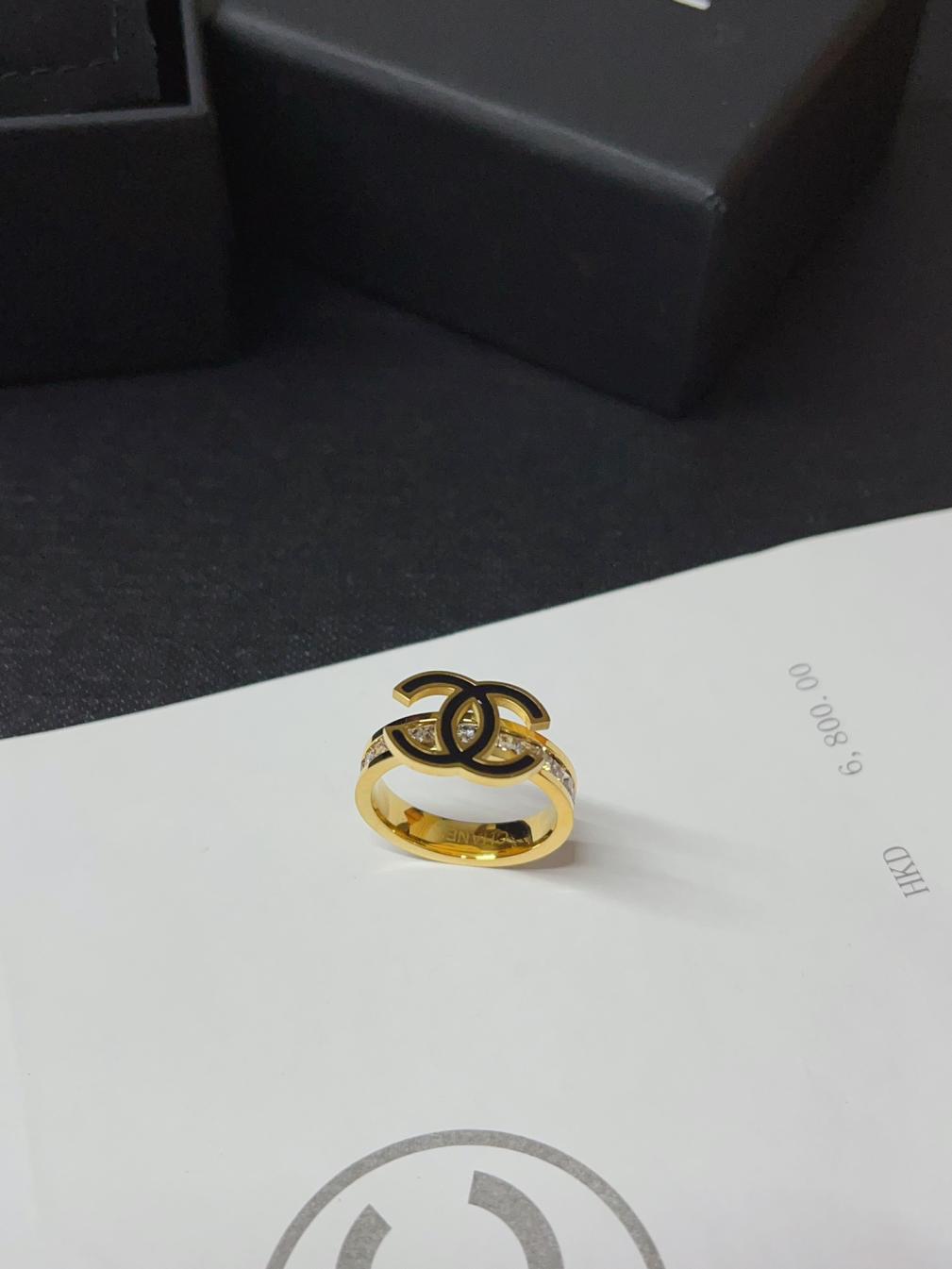 J135 Chanel Black CC Ring