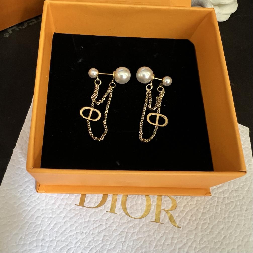 Dior pearls earrings 116426