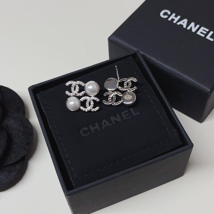 A1146 Chanel earrings