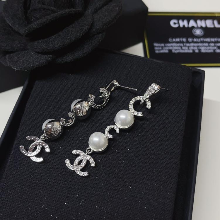 A1147 COCO Chanel earrings