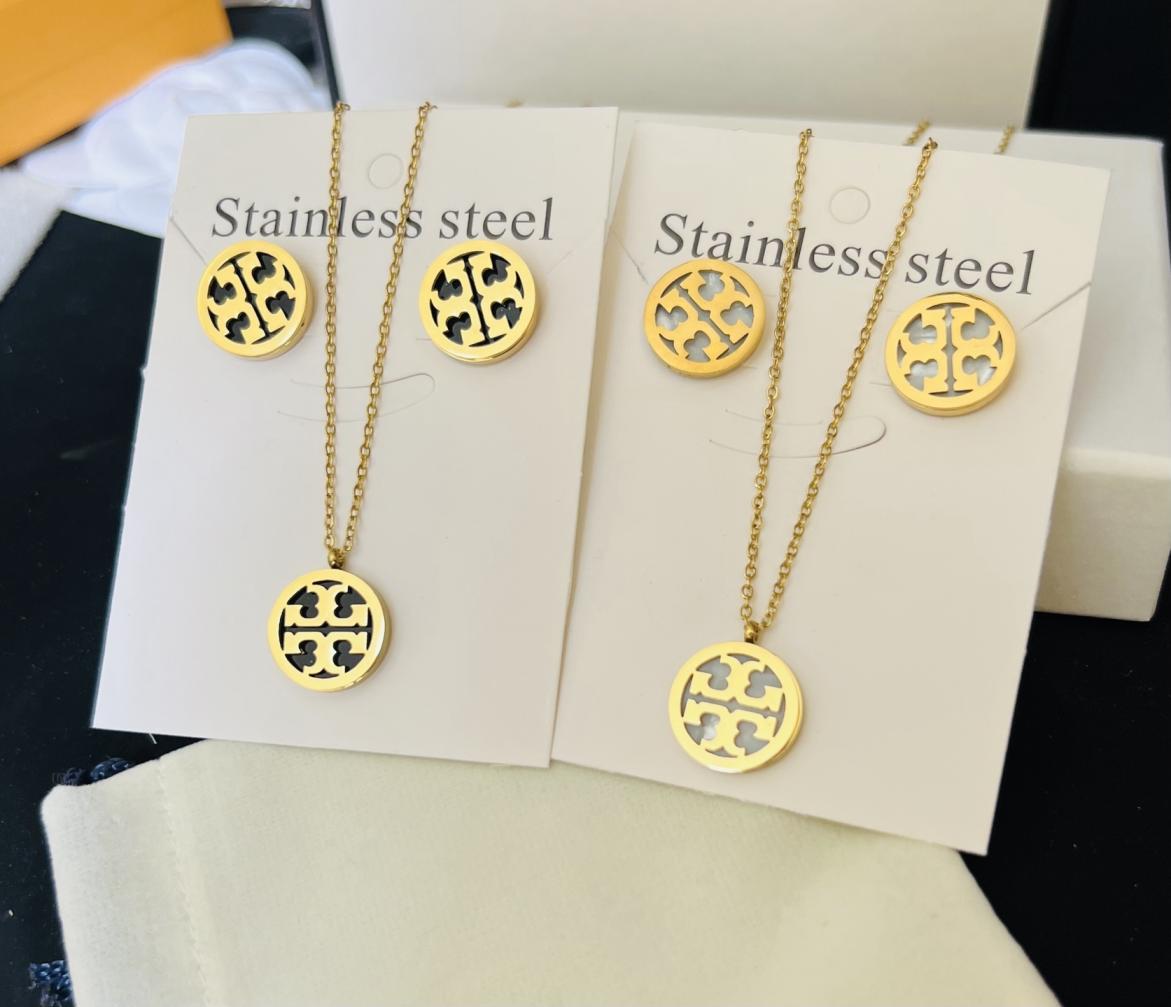 1 Set of Tory Burch Earrings and Necklace 116491