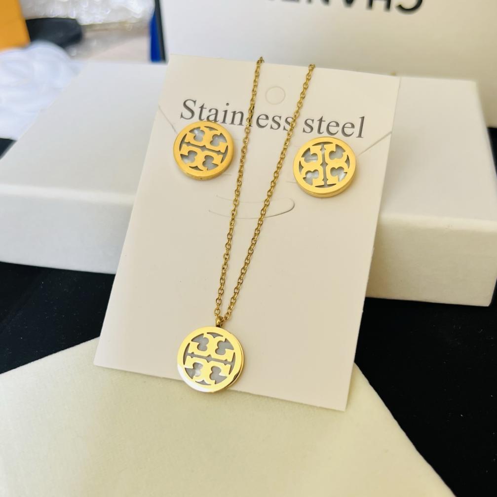 1 Set of Tory Burch Earrings and Necklace 116491