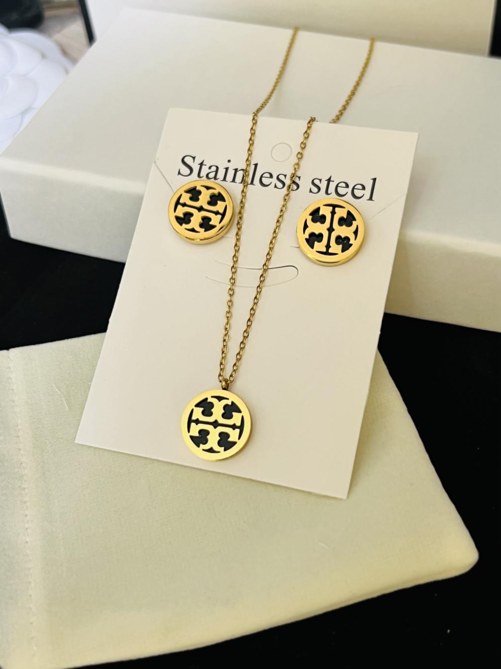 1 Set of Tory Burch Earrings and Necklace 116491