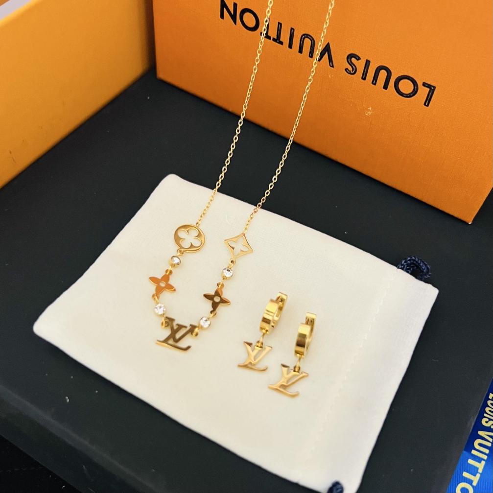 1 Set of LV Earrings and Necklace 116489