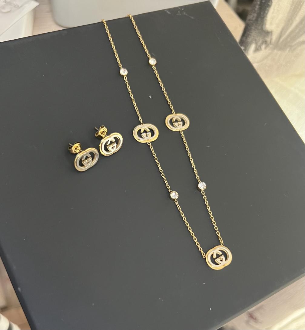 1 Set of GUCCI GG Earrings and Necklace 116485