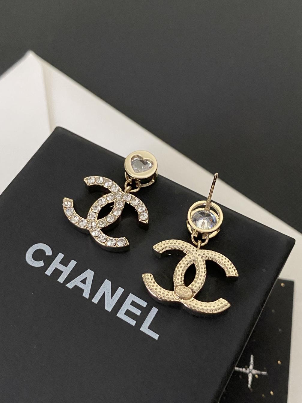 A1709  Chanel earrings