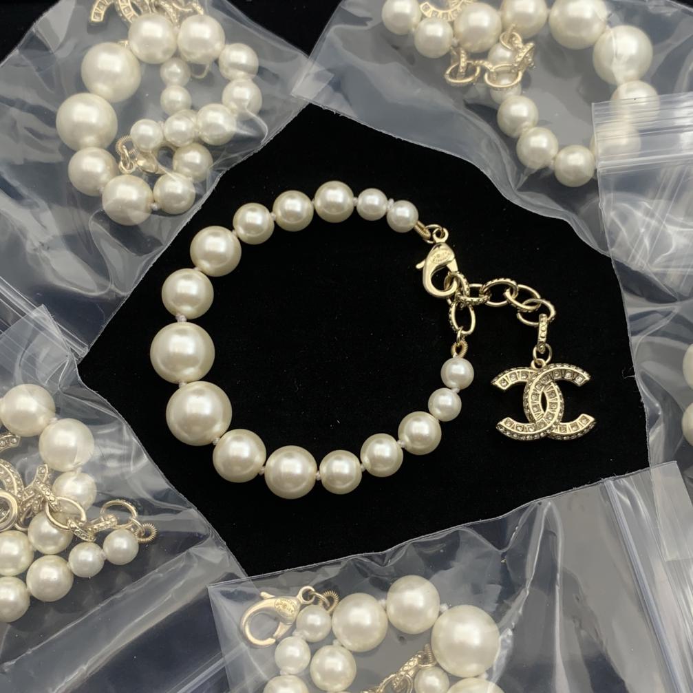 Chanel pearls bracelet 116530