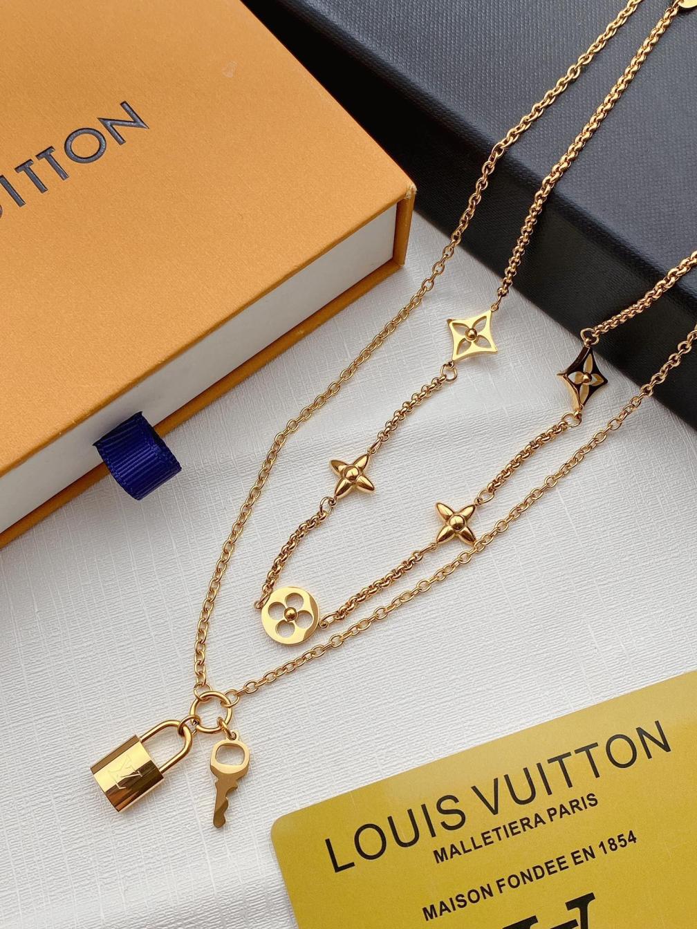 X684 Double LV ICONIC CHARMS Necklace