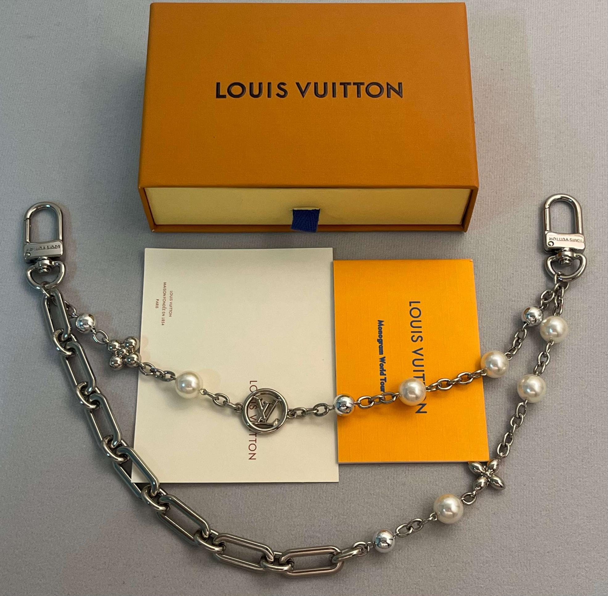 LV Figaro waist/bag chain charms 116582
