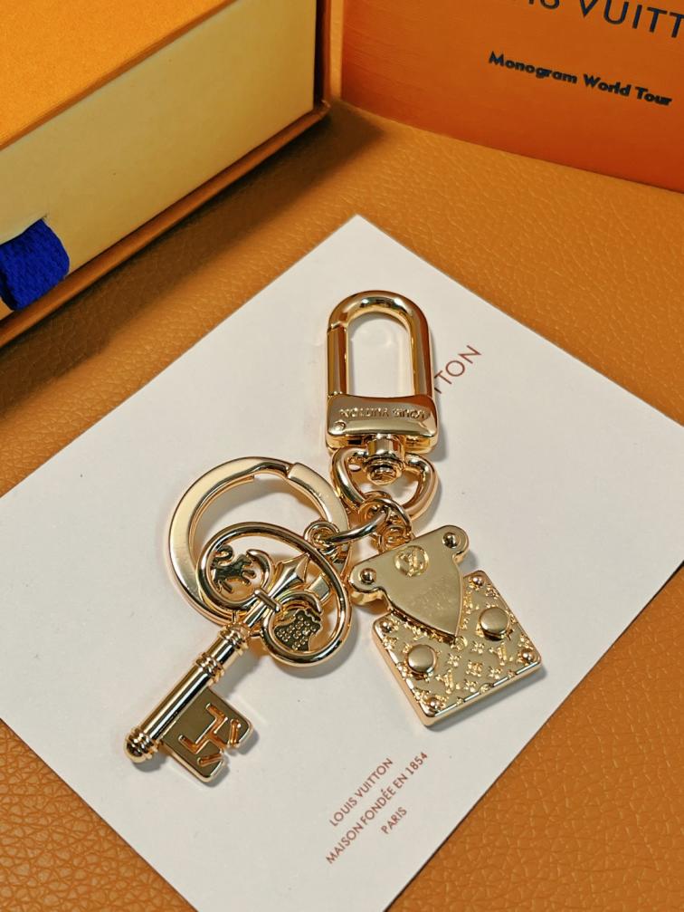 LV Louis vuitton lock key charms keychain 116573