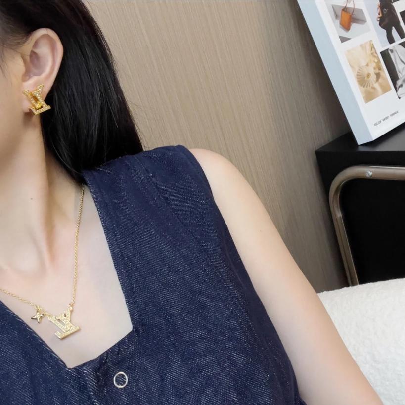 A1242 Chanel earrings