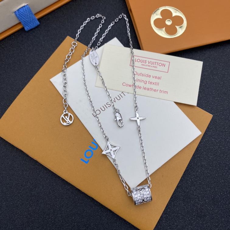 B395  LV necklace