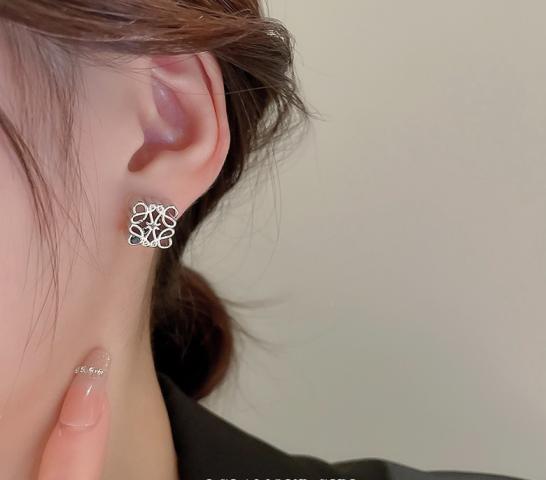 A891 LOEWE earrings