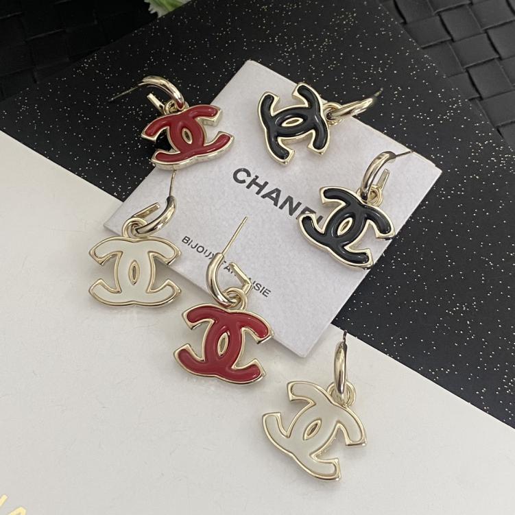 E020 Chanel CC earrings