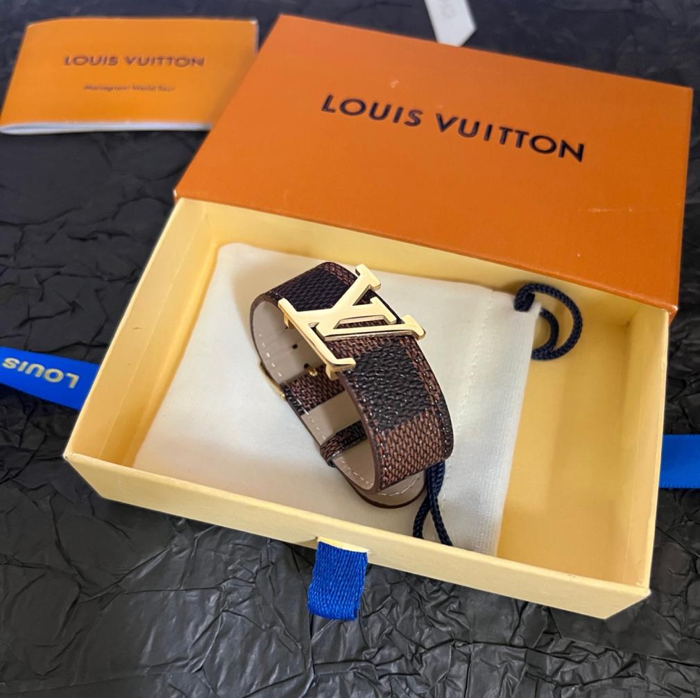 LV Leather bracelet 116617