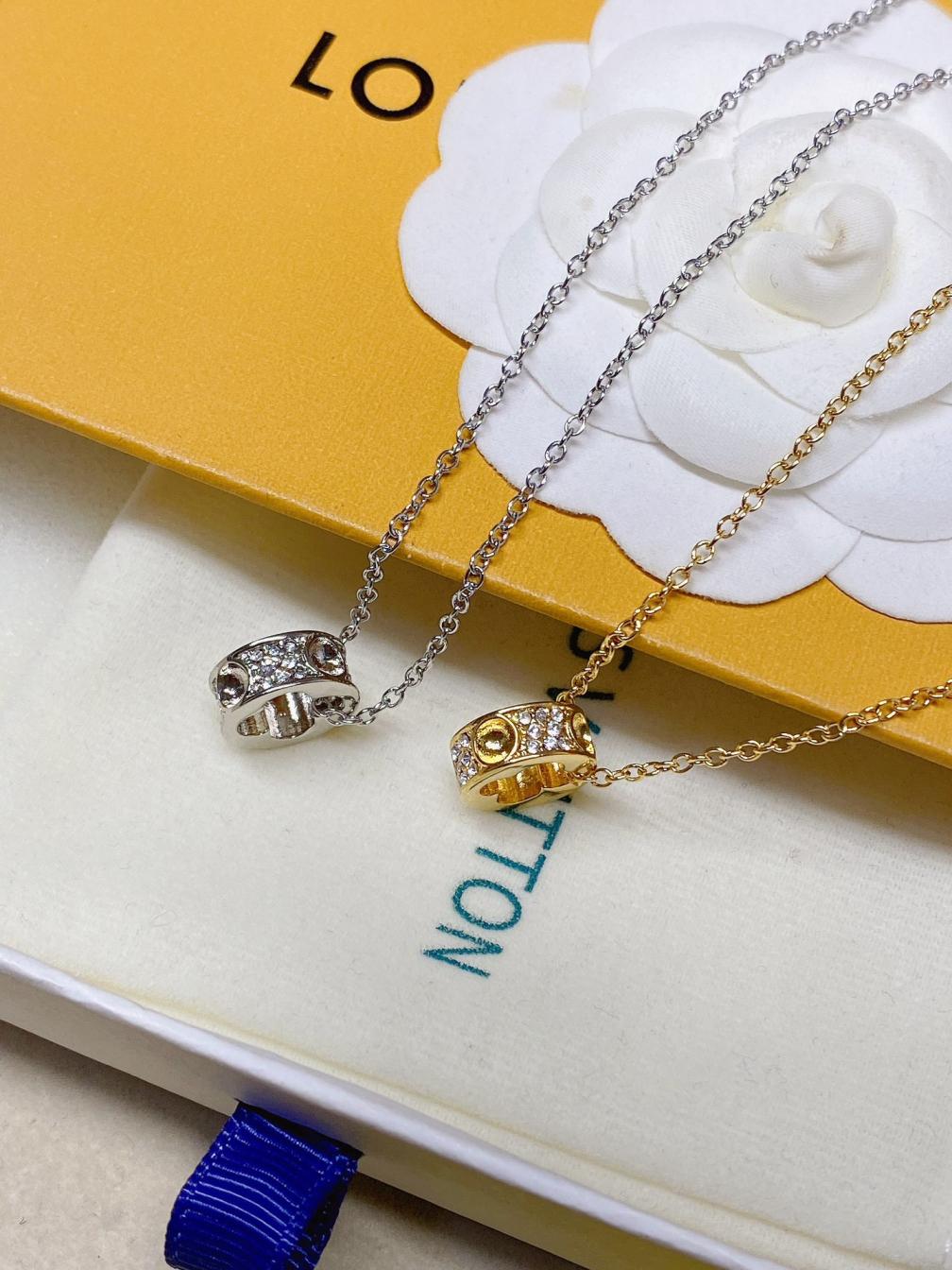 X689 LV Louis vuitton crystal necklace