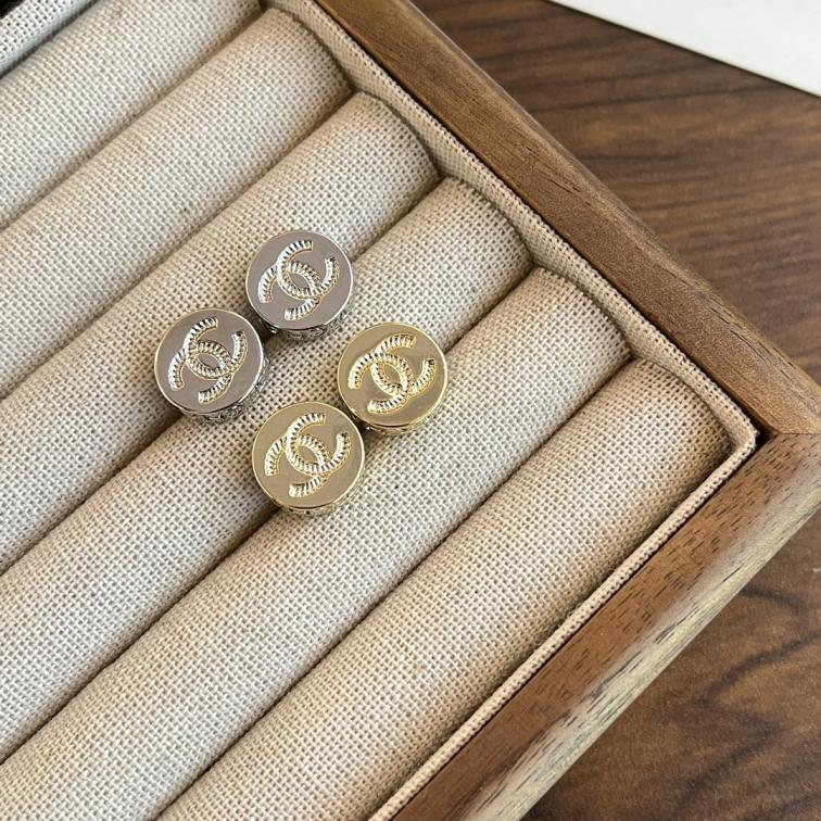 A1162 Chanel earrings