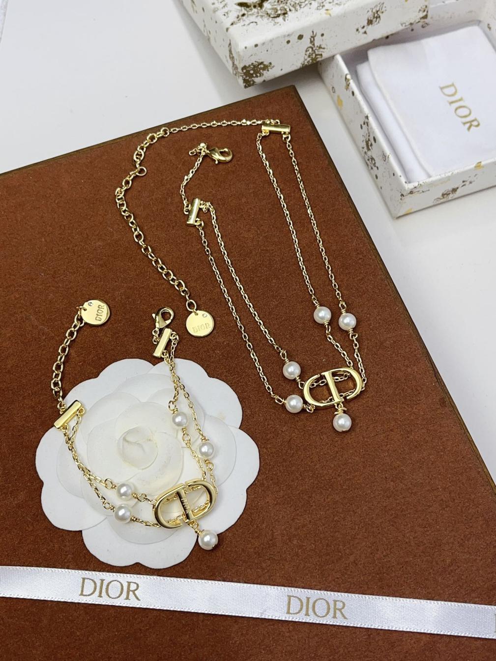X693 Dior CD pearls bracelet/necklace