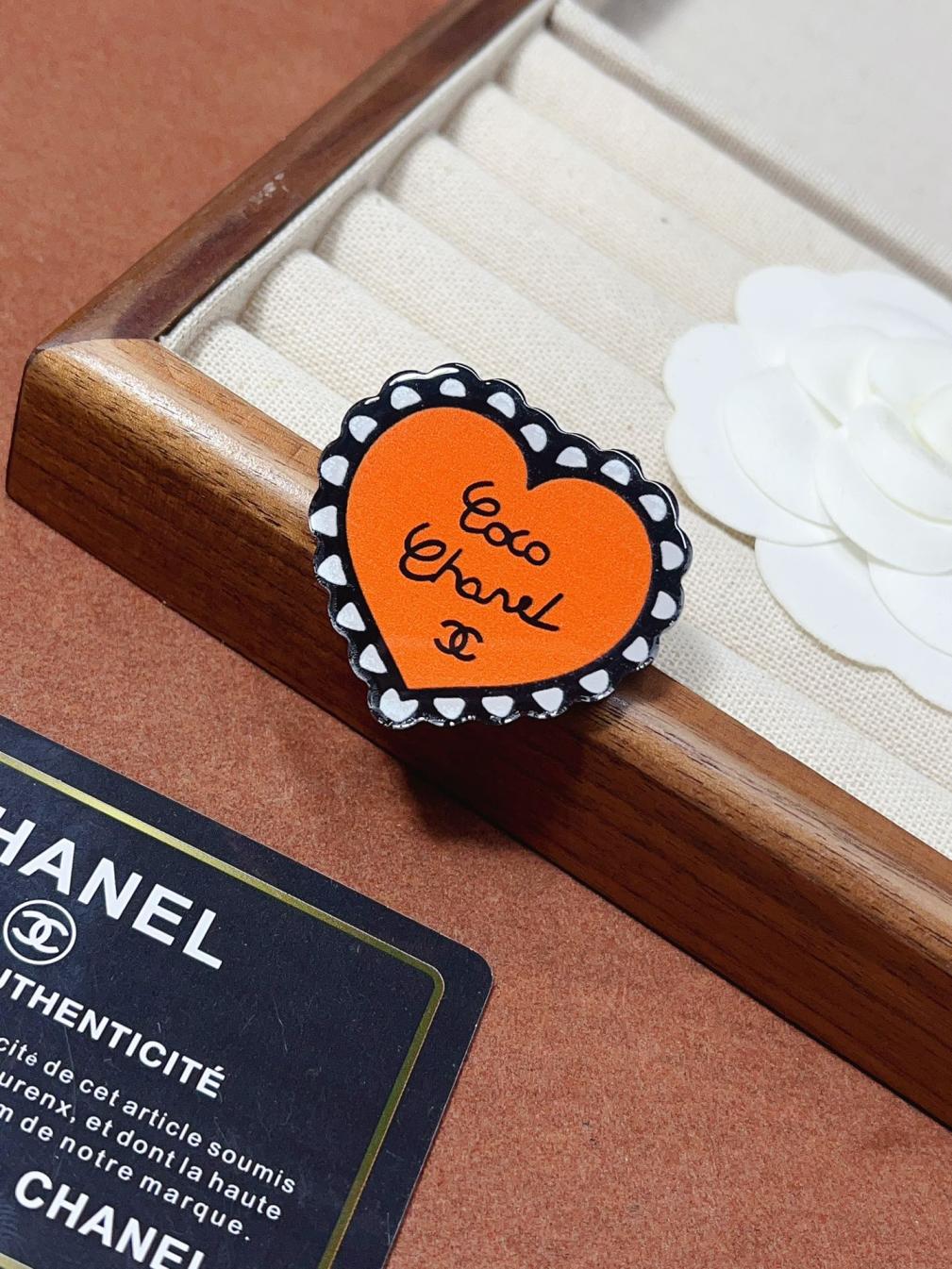D188 COCO Chanel brooch