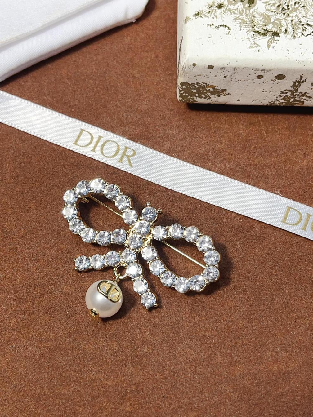 D189 Dior bowknot brooch