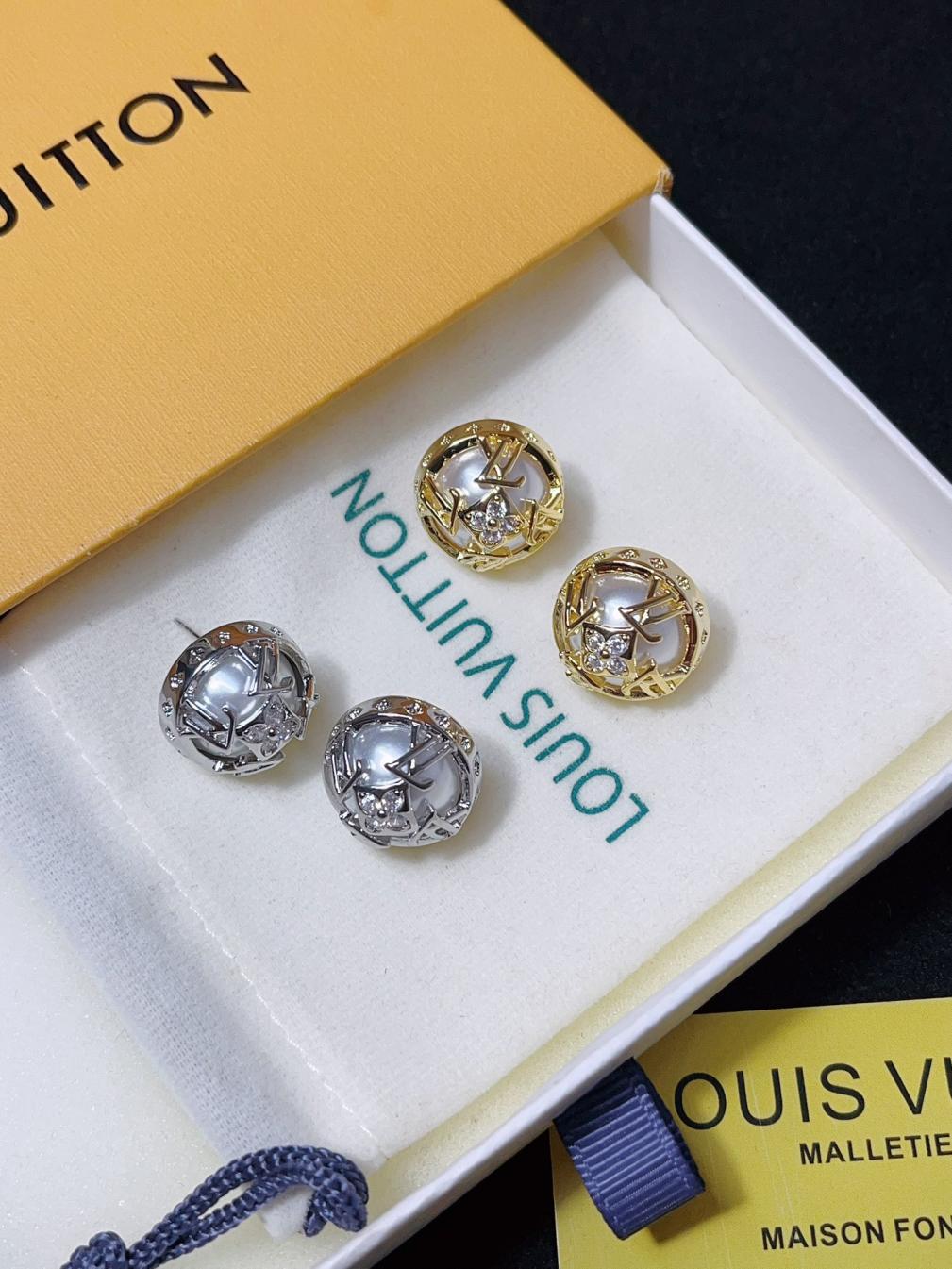 A1169 LV earrings