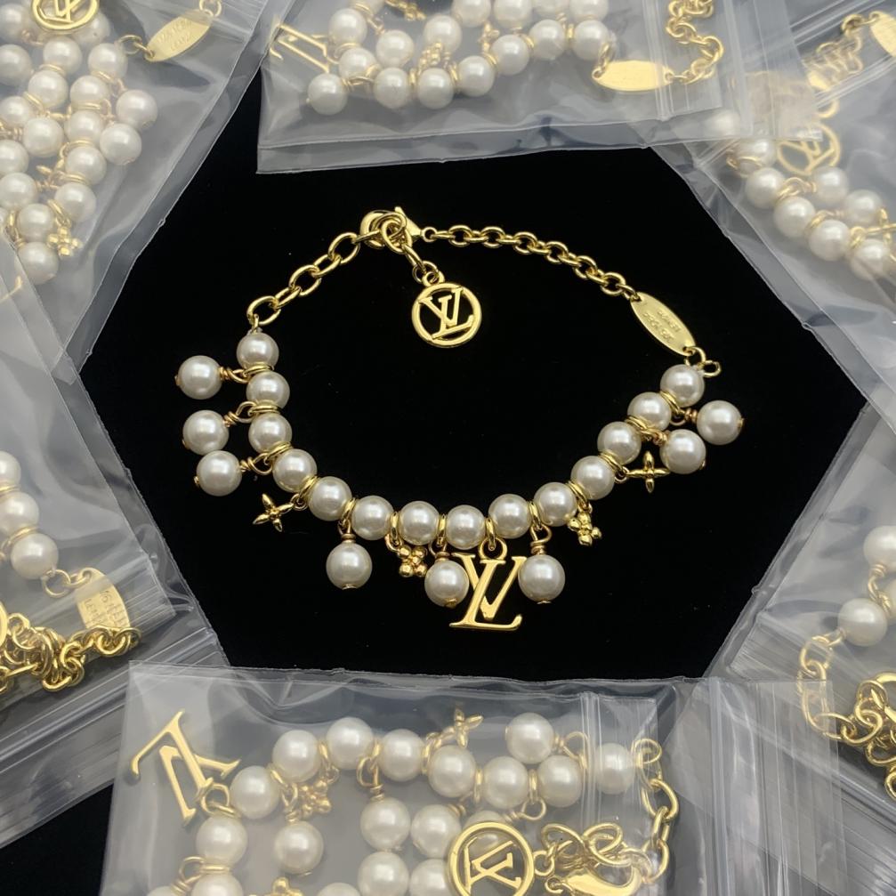 LV Louis vuitton pearls bracelet 116672