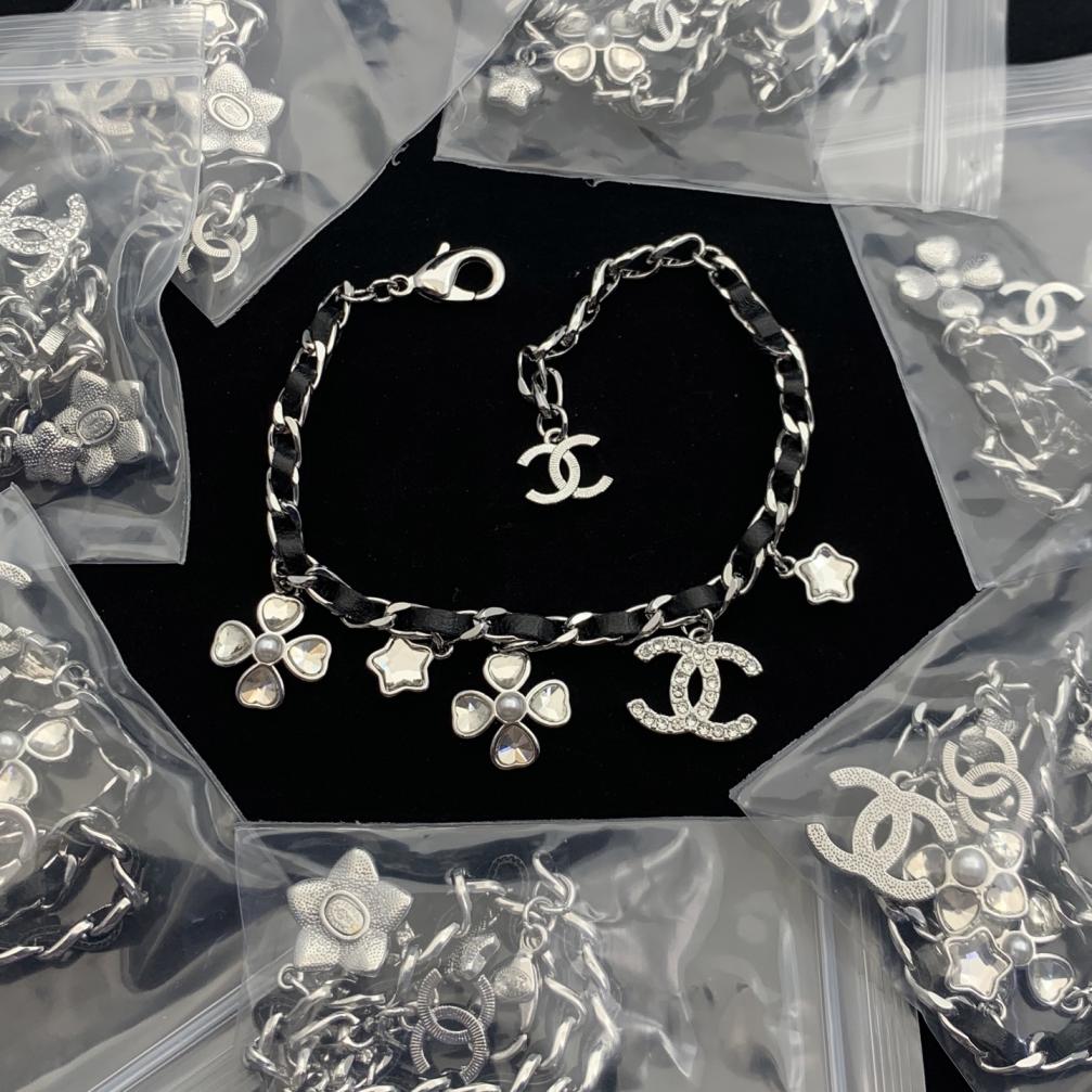 Chanel lambskin leather bracelet CC 116663