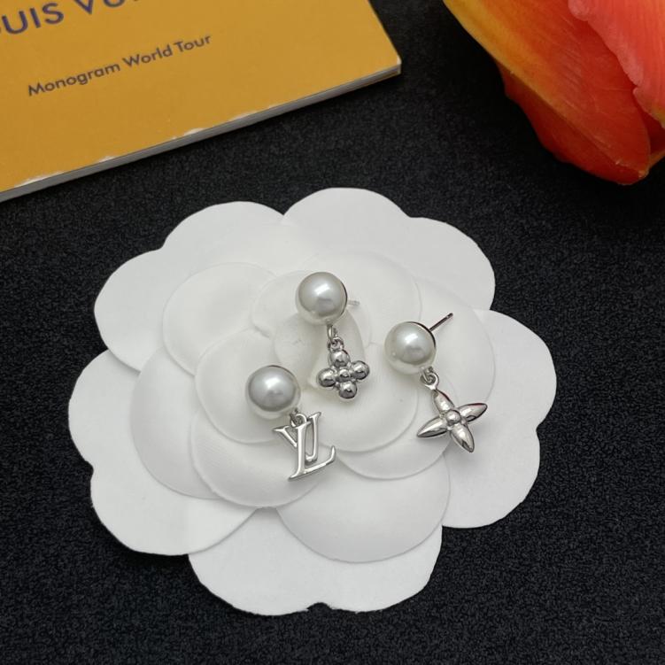 3PCS of LV Louis vuitton pearls earrings 116679