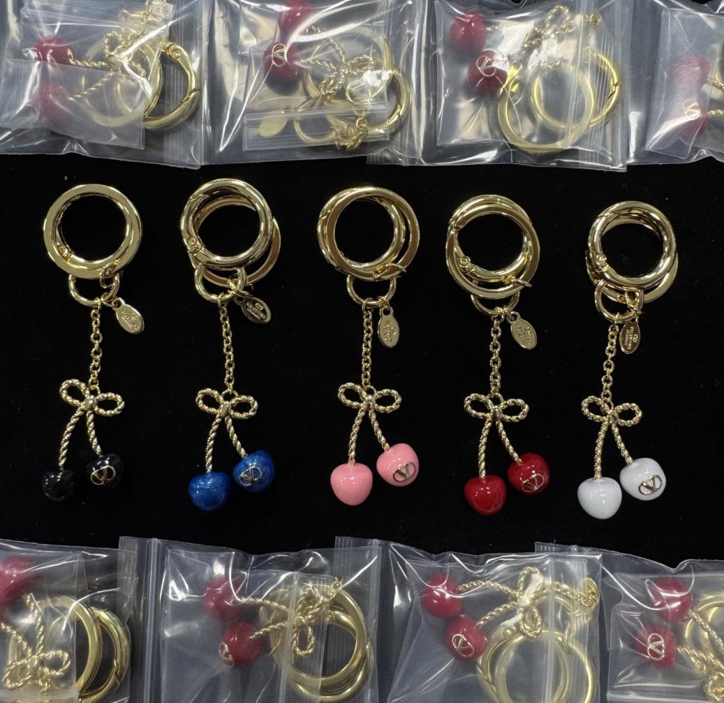 Valentino keychain/key rings/charms 116688