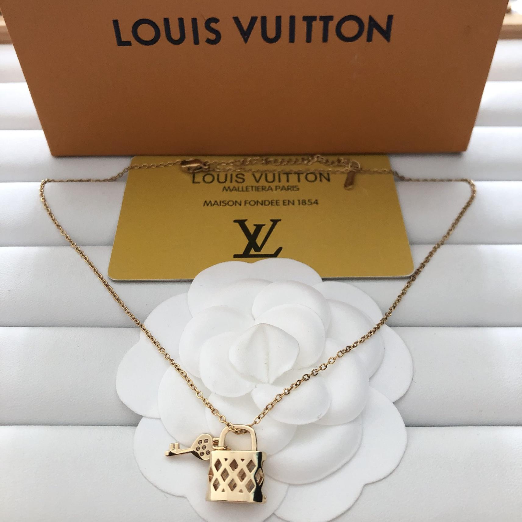 LV hollow lock key necklace 116693