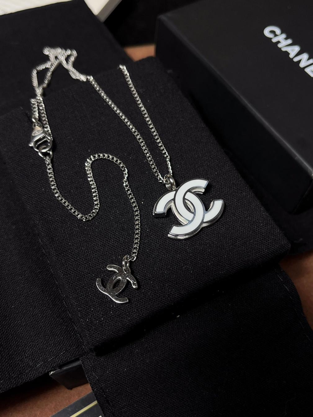 X700 Chanel cc necklace