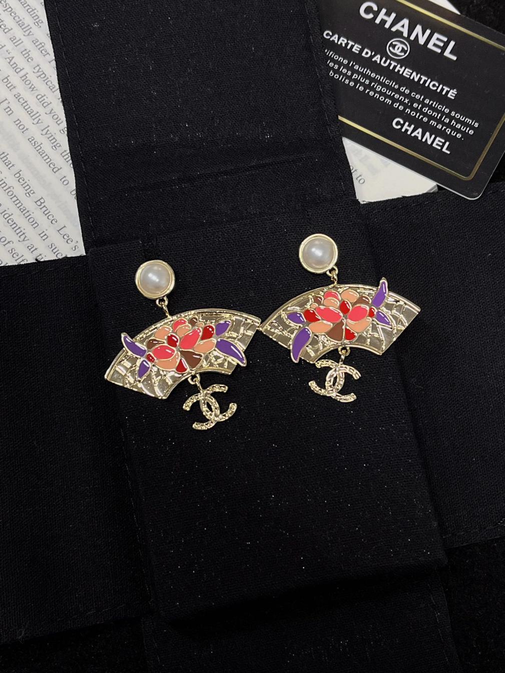 A1180 Chanel earrings