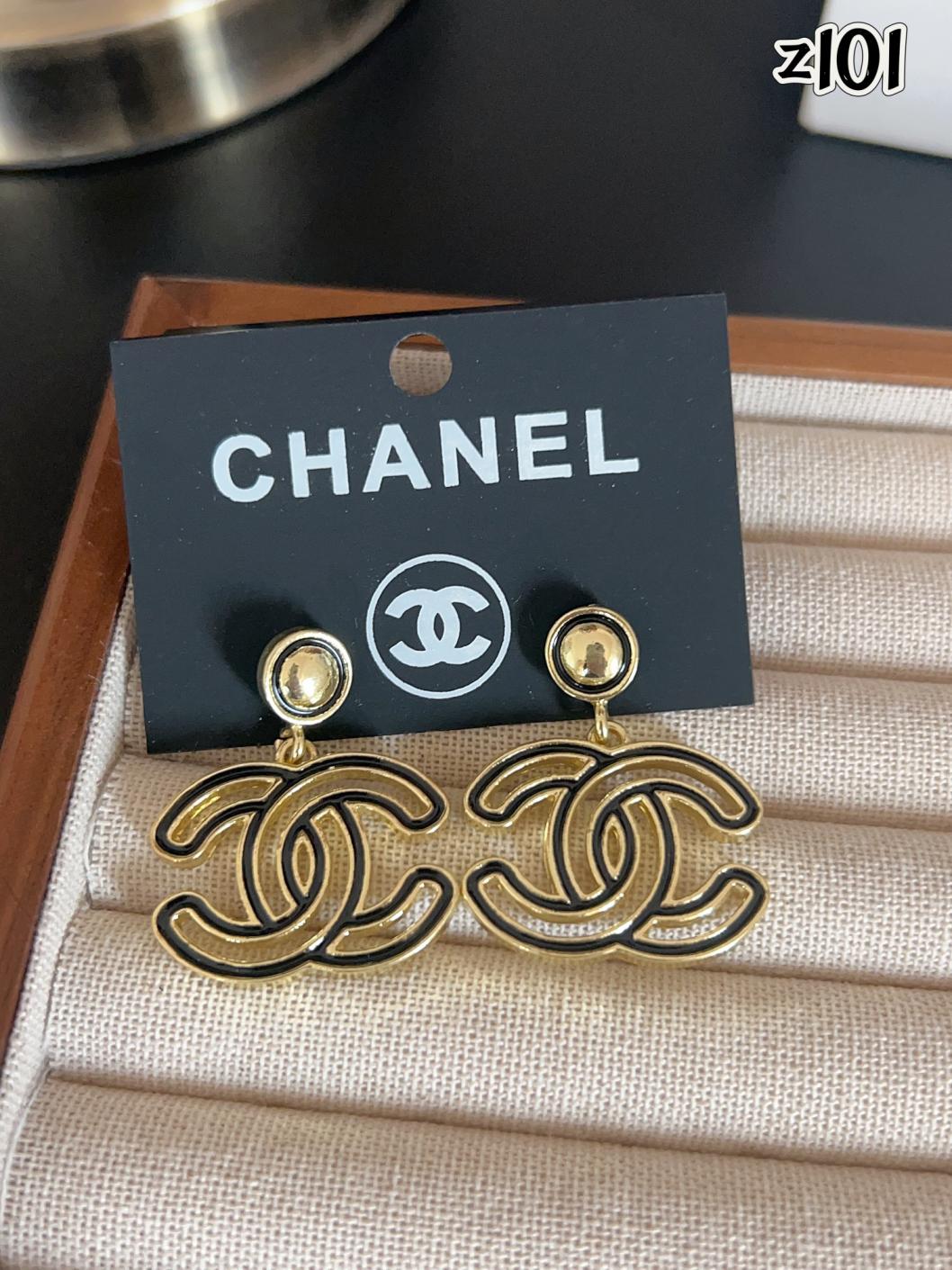 z101 Chanel earrings