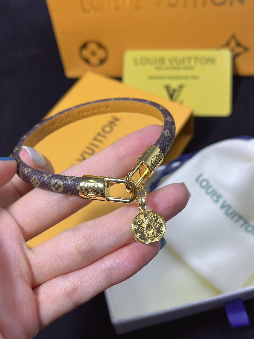 S461 LV Monogram leather bracelet