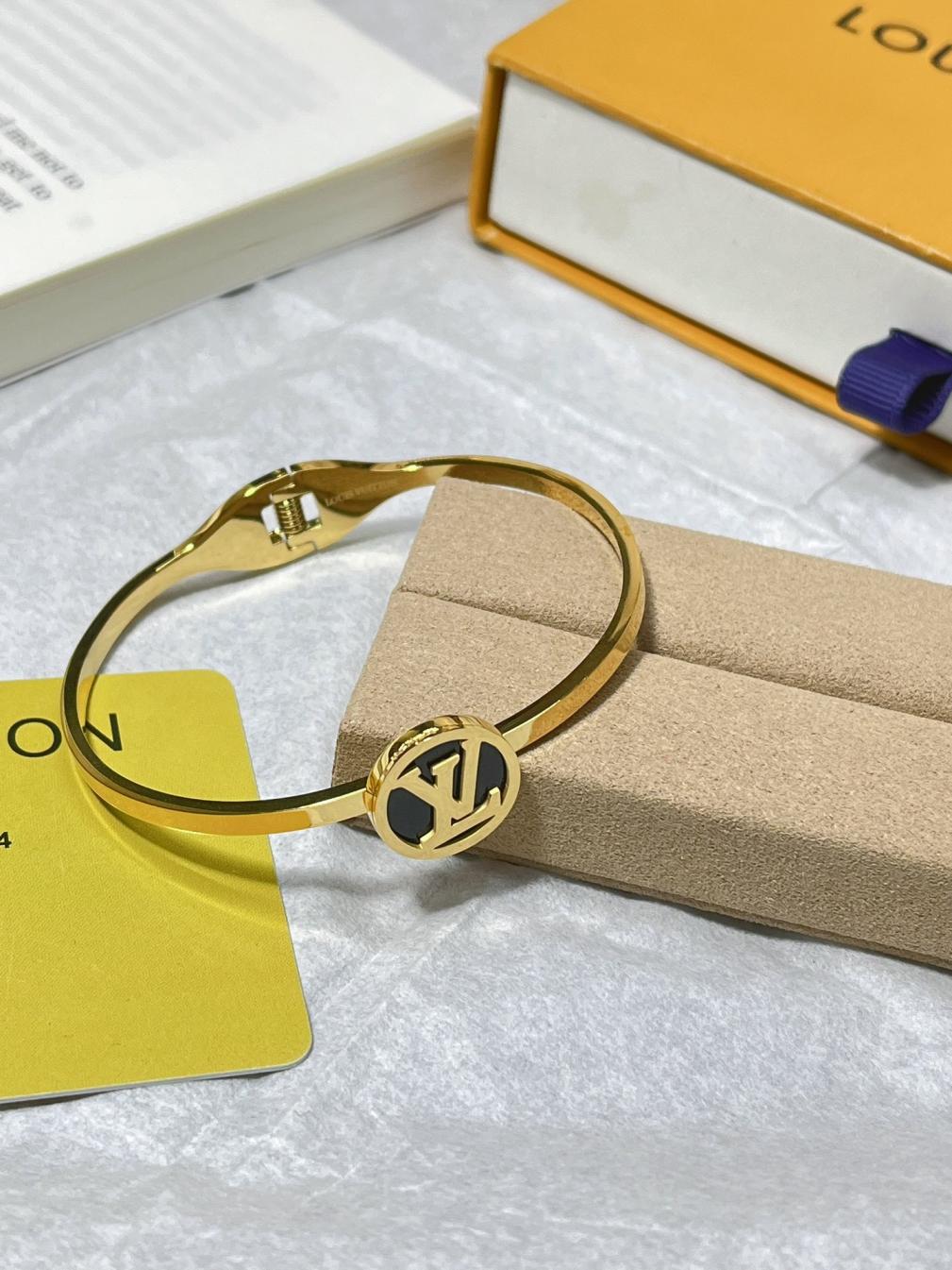 S464  LV Bracelet