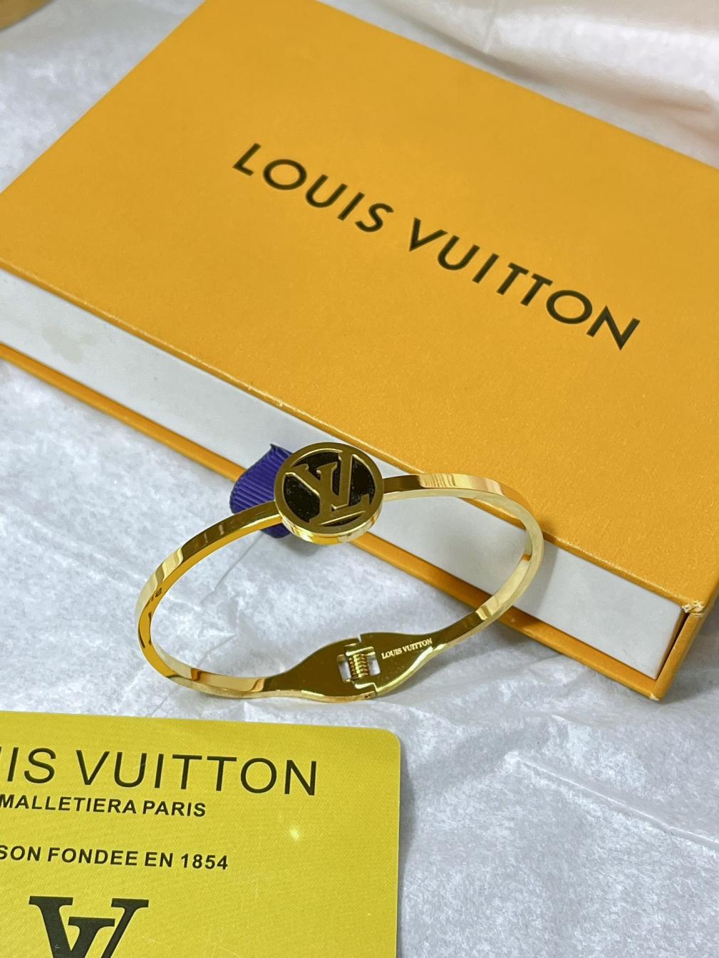 S464  LV Bracelet